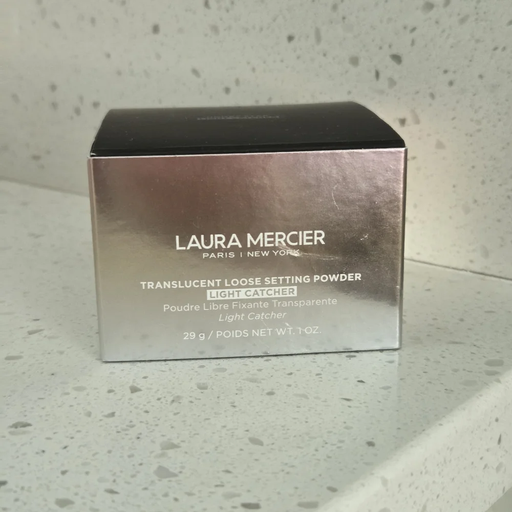 Laura Mercier Light Catcher Translucent Loose Setting Powder